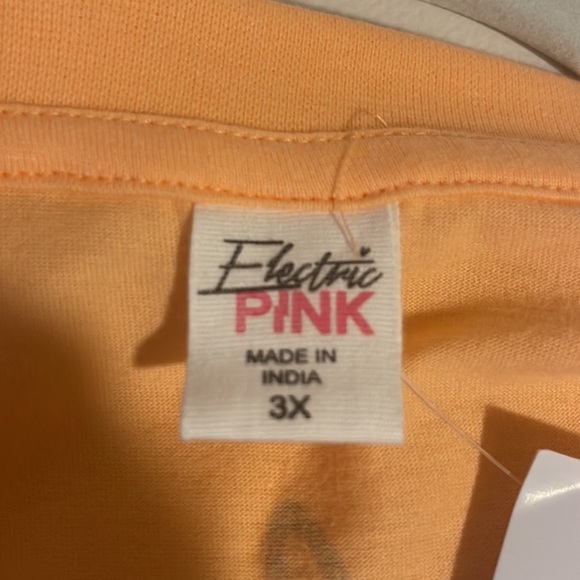 🐝 NWT Electric Pink Proverbs Honey Bee Embroidered Tee Pretty Peach Color Sz 3x - Picture 6 of 7